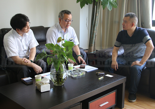 日本團(tuán)隊(duì)與領(lǐng)導(dǎo)洽談